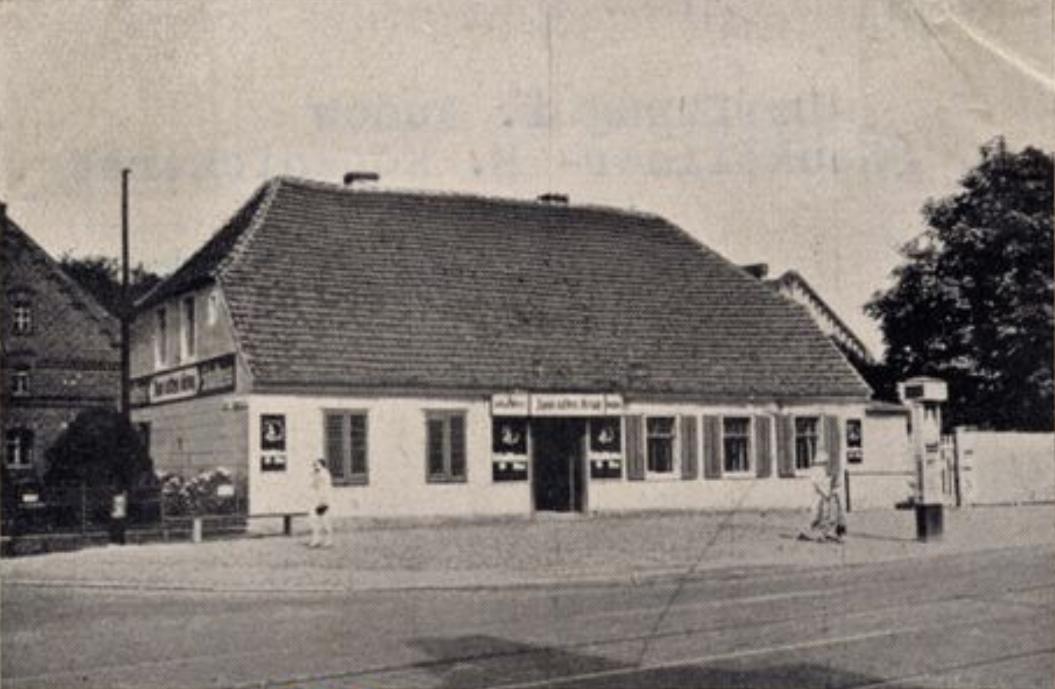 altes Foto von Berlin Rudow von 1932. Dorfkrug Gebäude